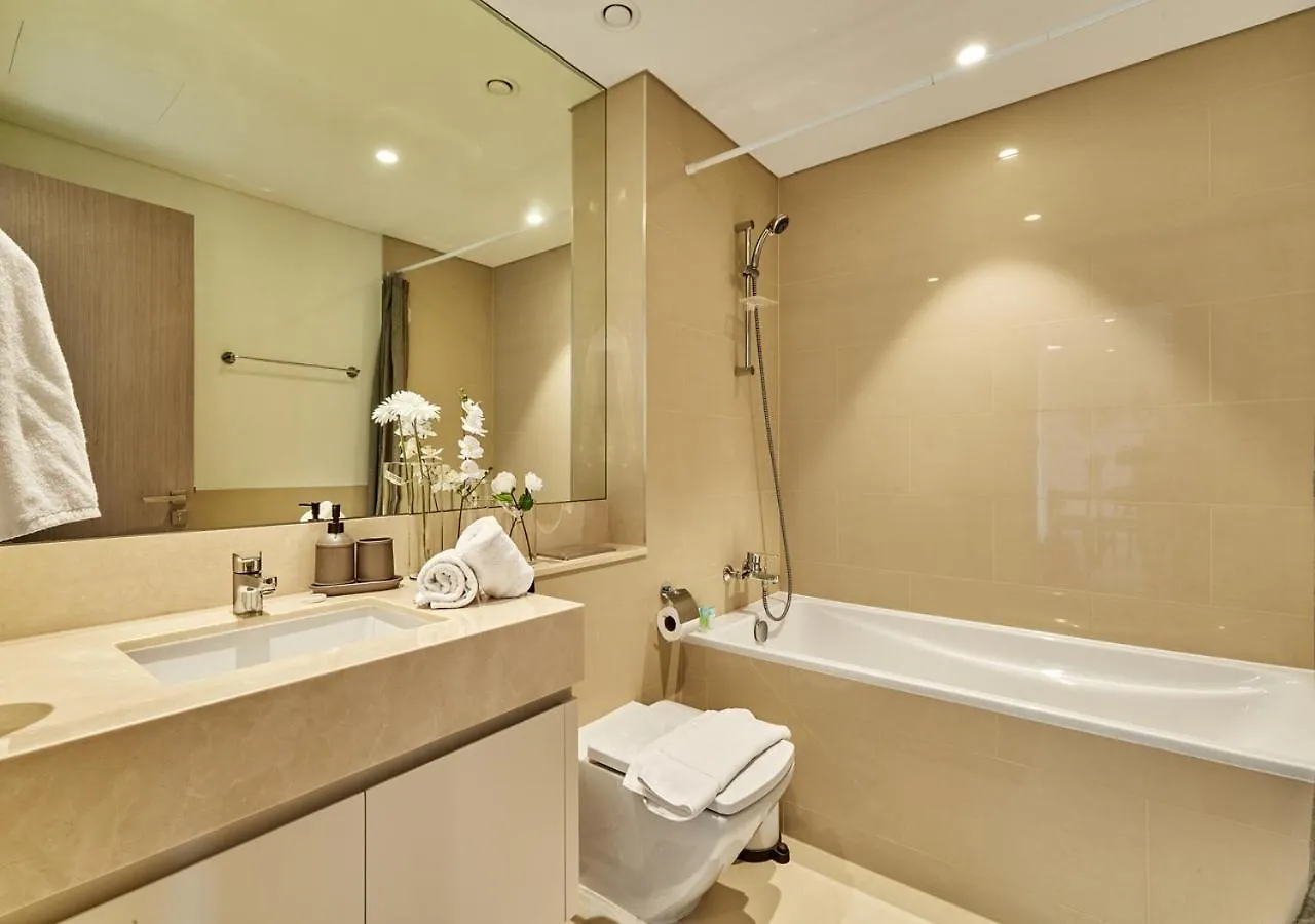 Lux 1 Bd Apartment, 2 Min Walk To Dubai Mall & Burj Khalifa - Act One Tower Apartment